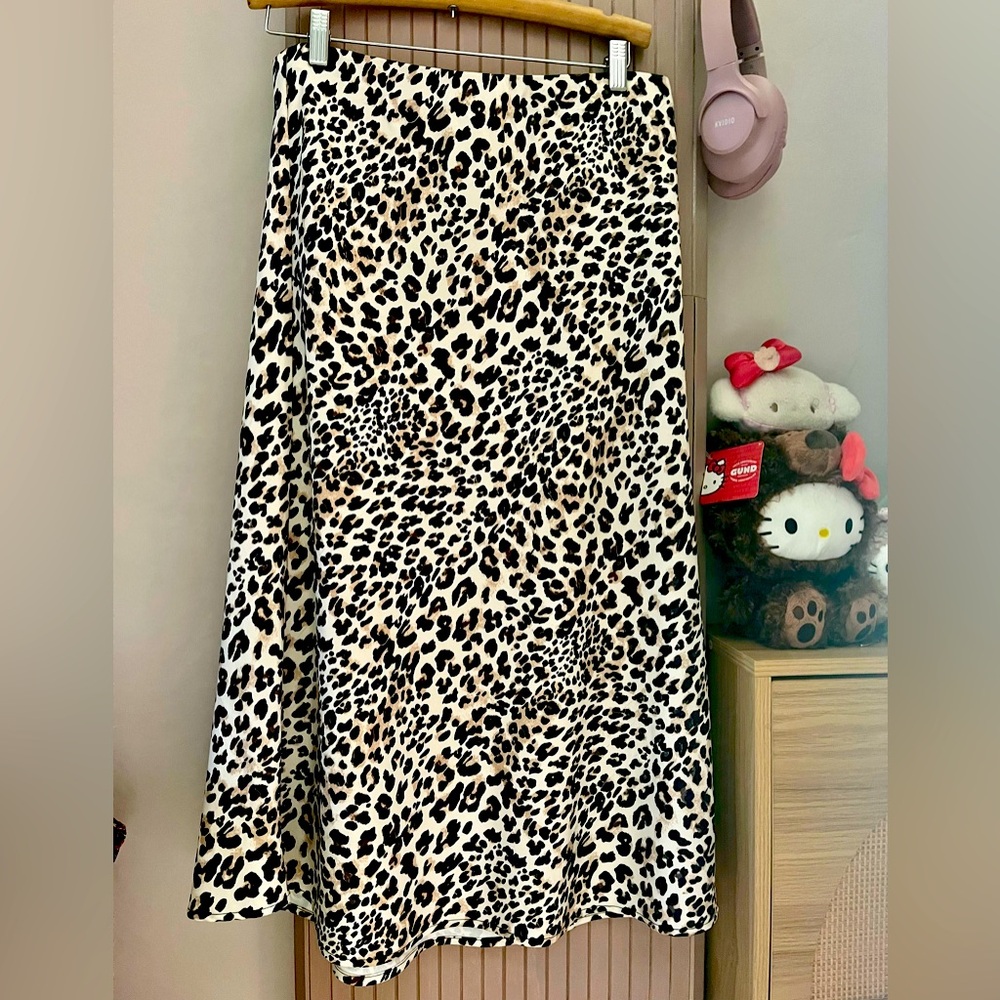 Decjuba large leopard skirt